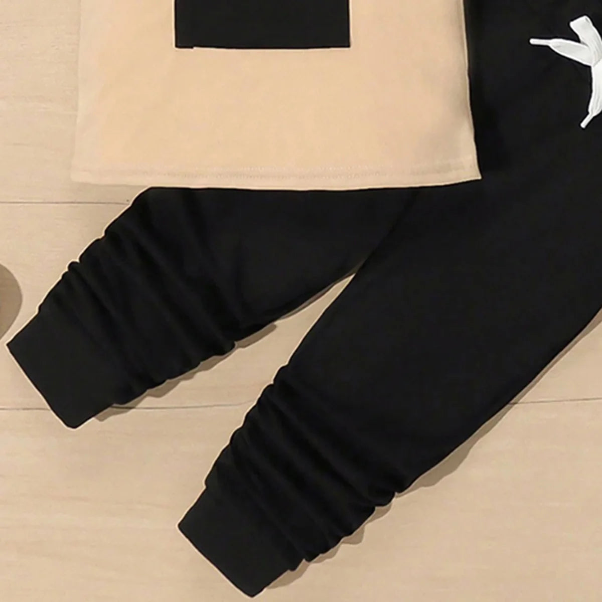 Boys Beige Typography Print Hooded Vest With Joggers Sets