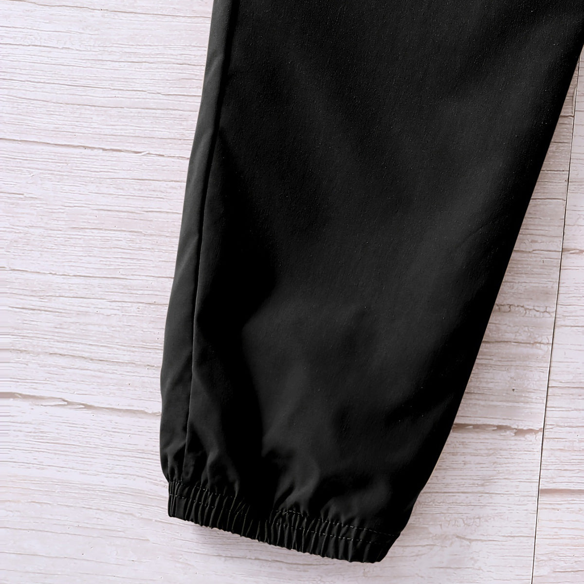 Boys Black Solid Elasticated Bottom Cargo Trouser