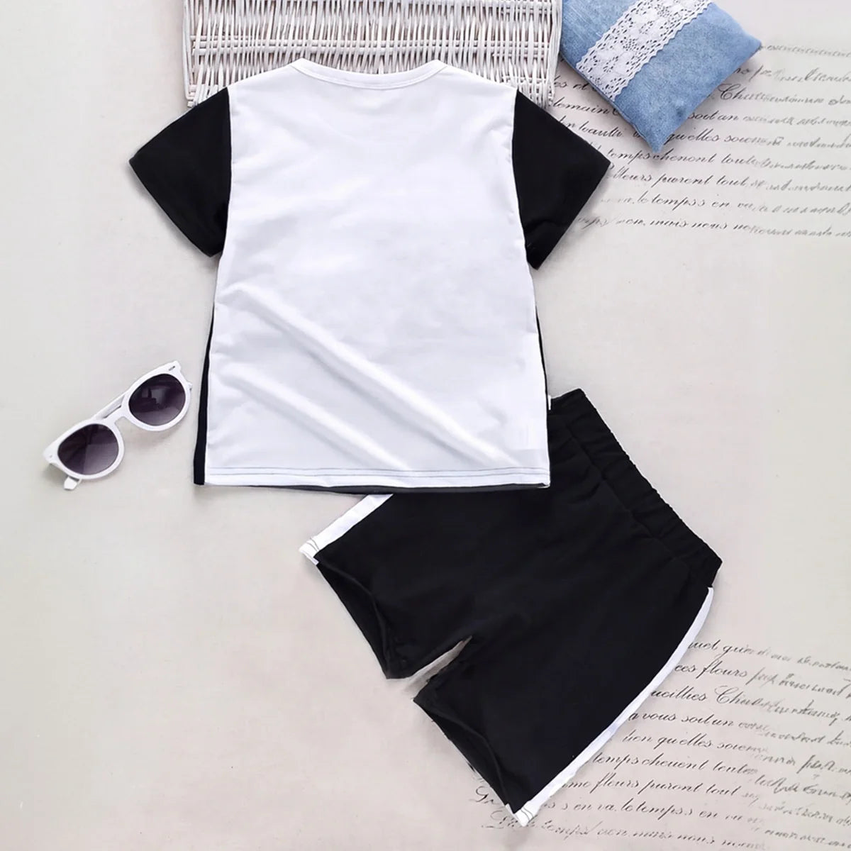 Boys Black Typography print Round Neck T-Shirt With Shorts Sets