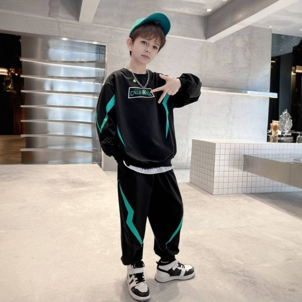 Boys Black Typographic Printed Winter Sweatshirt With Jogger Set