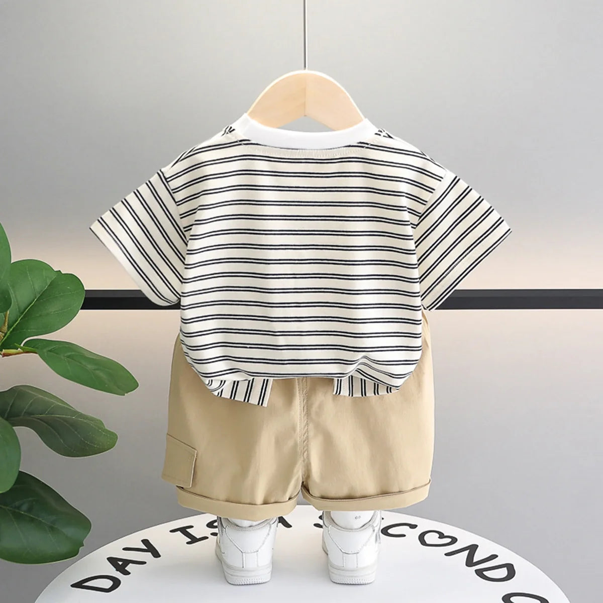 Boys Black Striped Dog Applique Short Sleeve T-Shirt With Shorts Sets