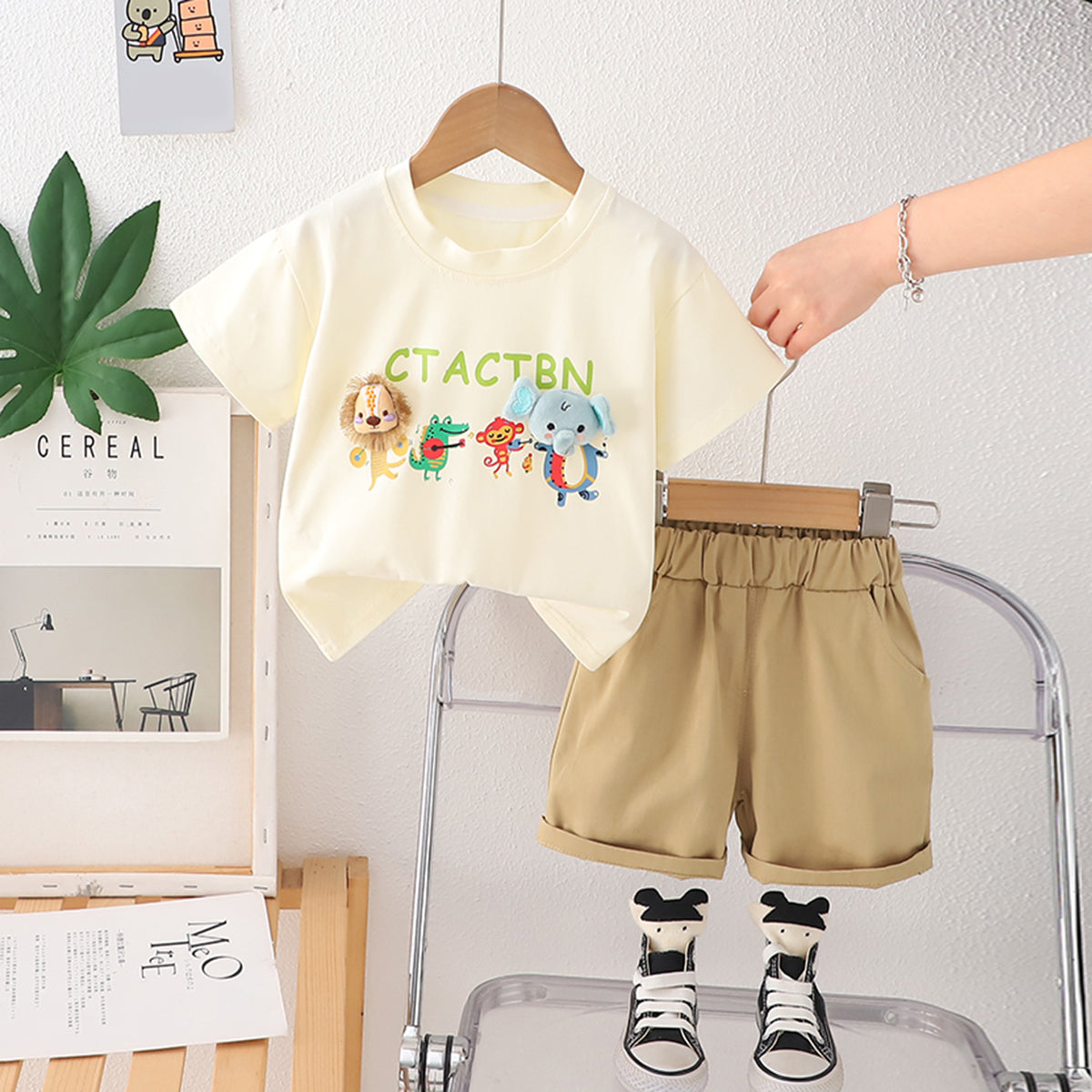 Boys Beige Elephant Printed Short Sleeves T-Shirt With Shorts set