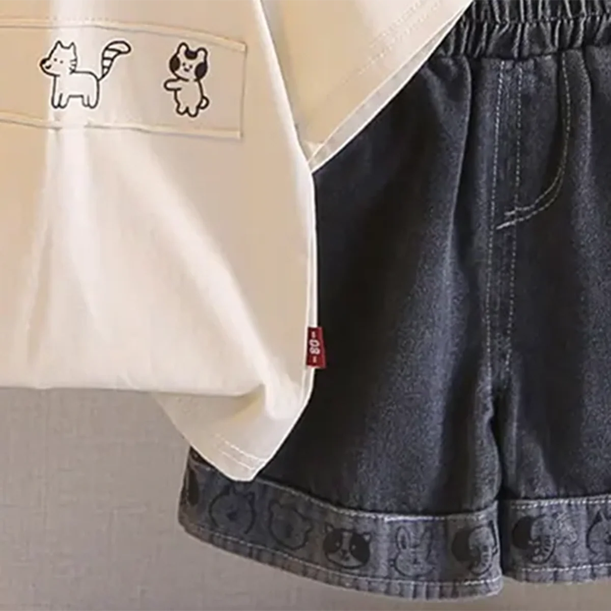 Boys Beige Animals Printed Short Sleeves T-Shirt With Denim Shorts Sets