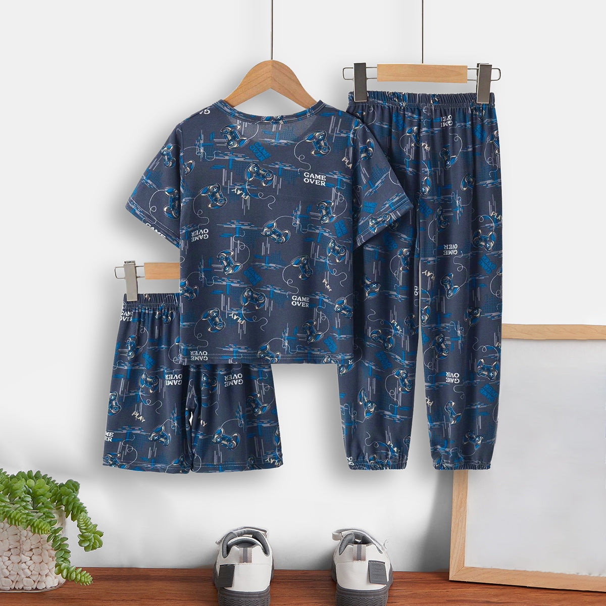 Boys Blue Gaming Print T-Shirt With Shorts And Pajama Set