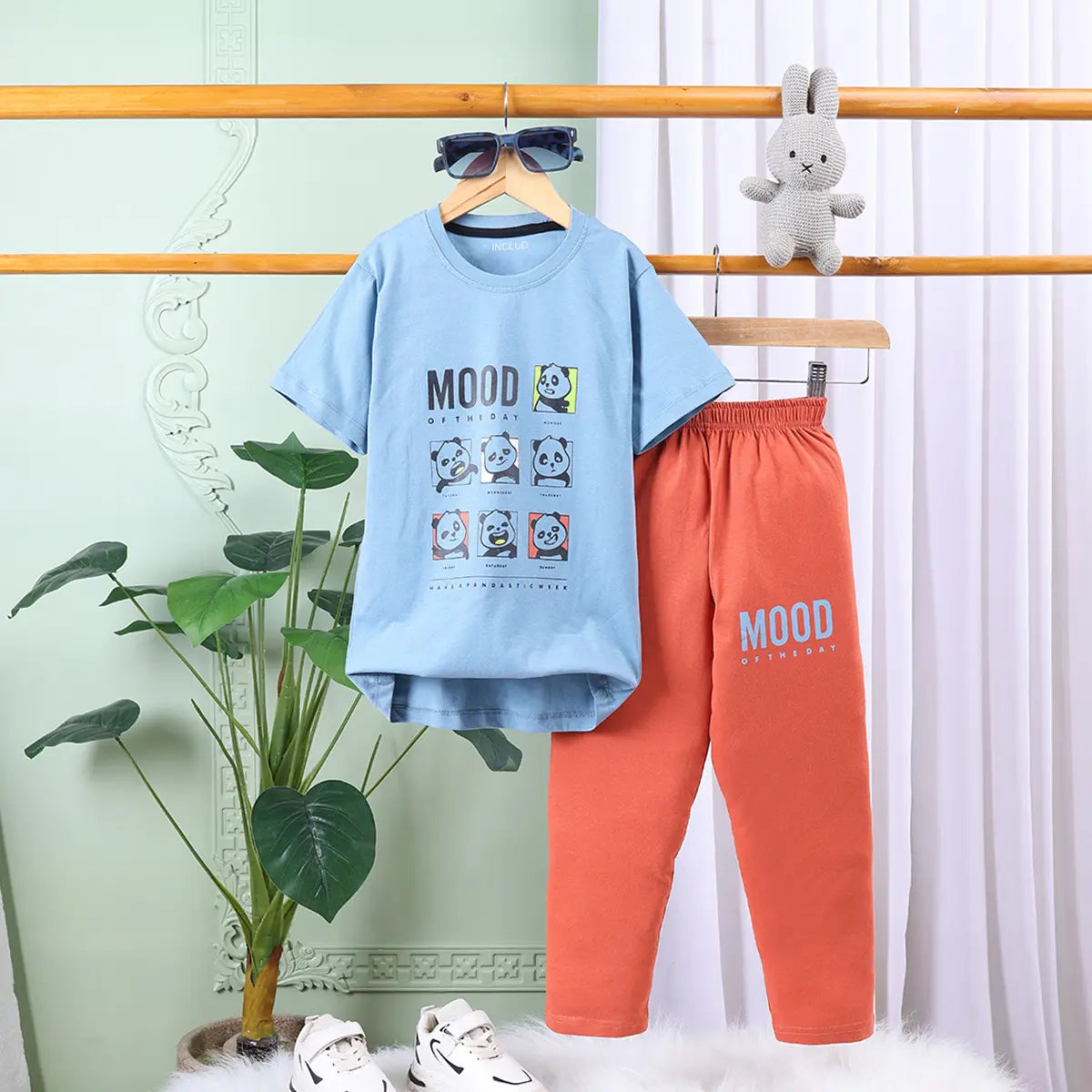 Boys Blue Graphics Print T-Shirt With Elasticated Pants Sets