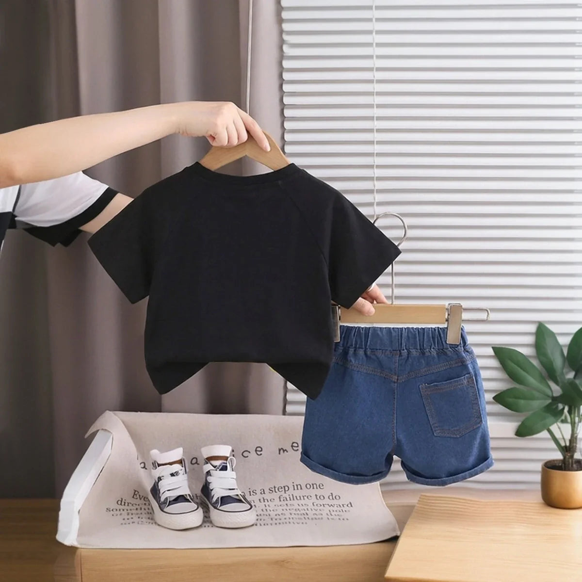 Boys Black Animal Applique Short Sleeve T-Shirt With Denim Shorts Sets