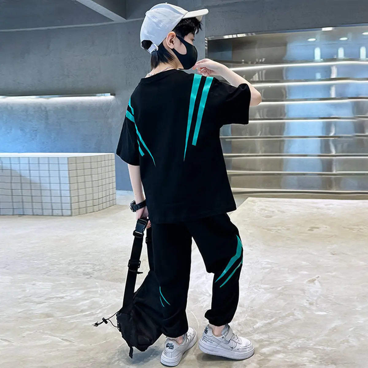 Boys Black Typographic Printed T-Shirt With Joggers Co-ord Sets