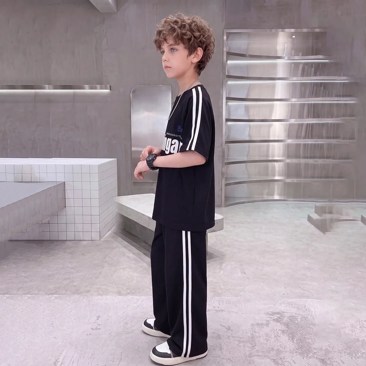 Boys Black Typographic Raglan Sleeve T-Shirt With Pants Sets