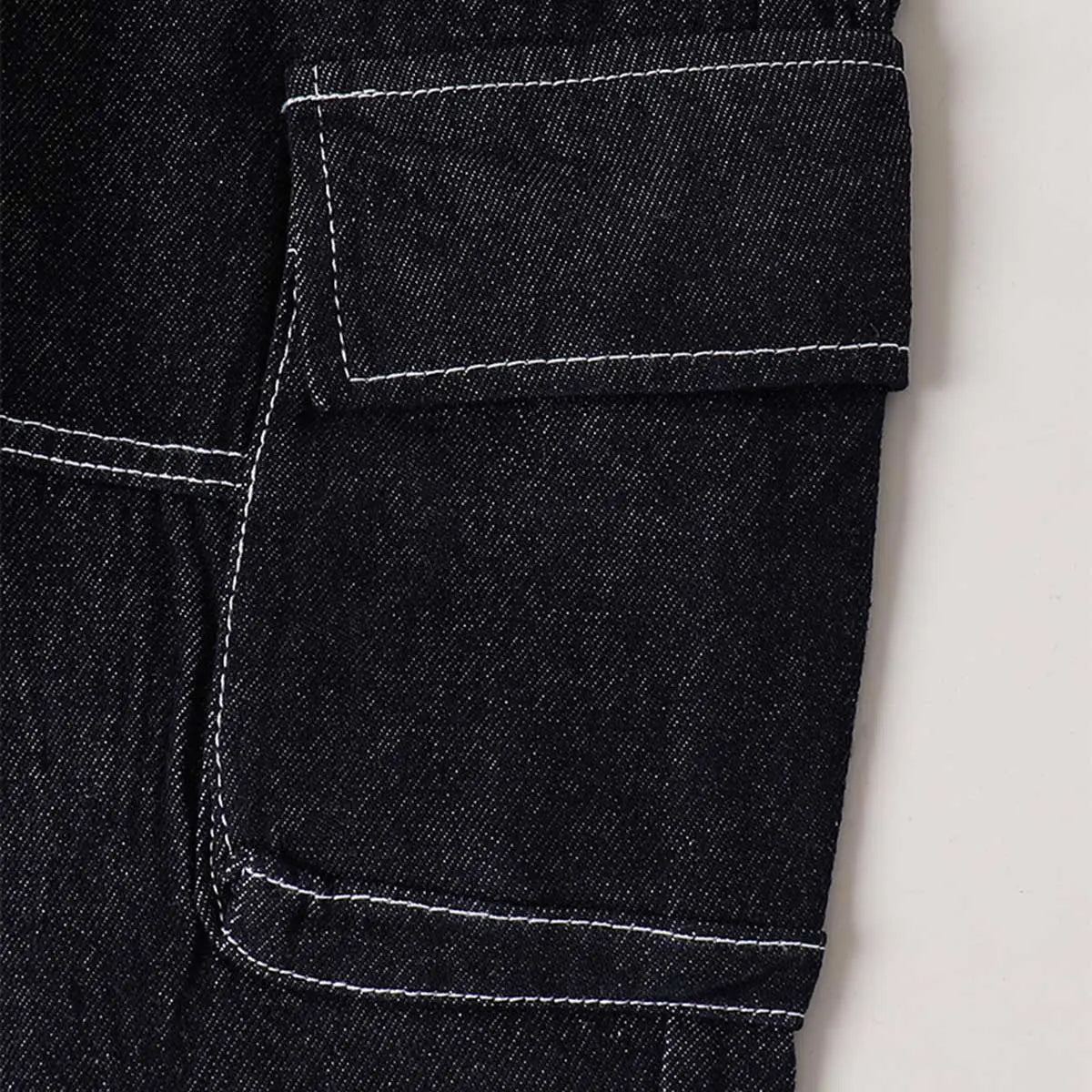 Boys Black Solid Cargo Jeans With Elasticated Waistband