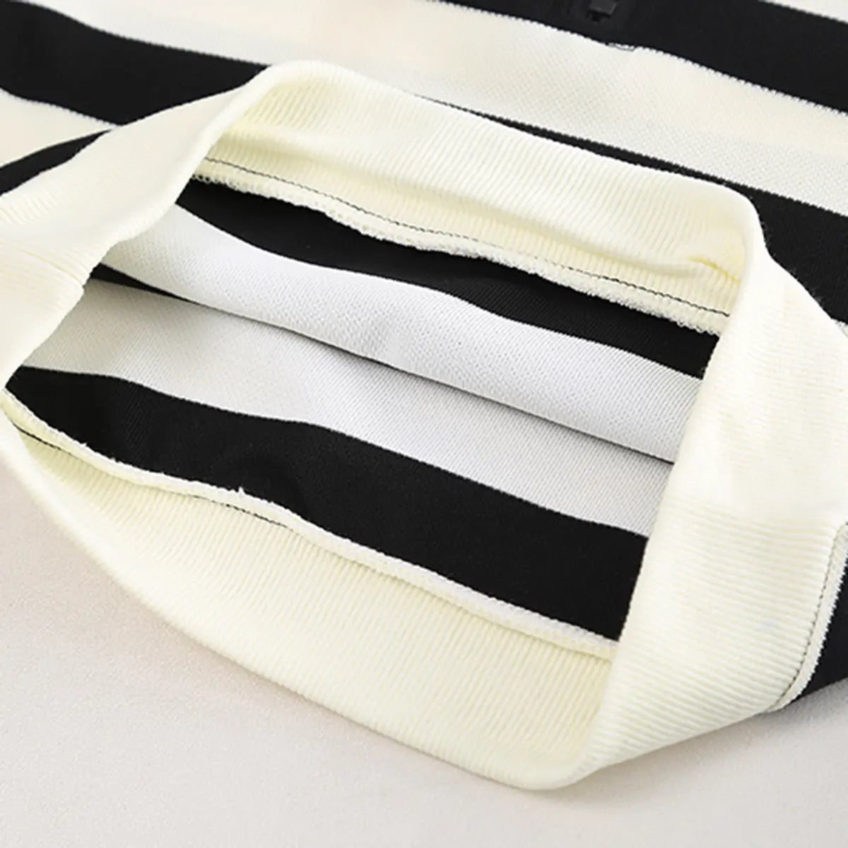 Boys Black Stripes Hal Zipper Sweatshirt With Jogger Sets