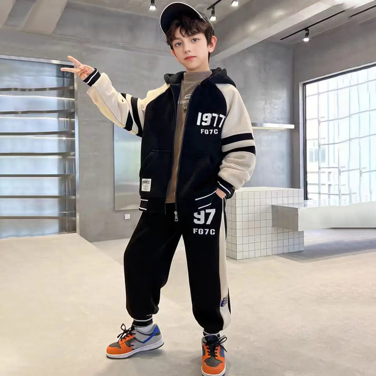Boys Black Alphanumeric Printed Oversized Hooded Zipper Jacket With Jogger Sets