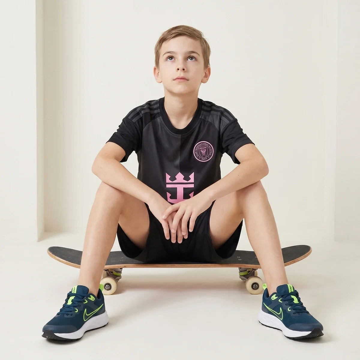 Boys Black Short Sleeve Graphics Print T-Shirt With Shorts Sets