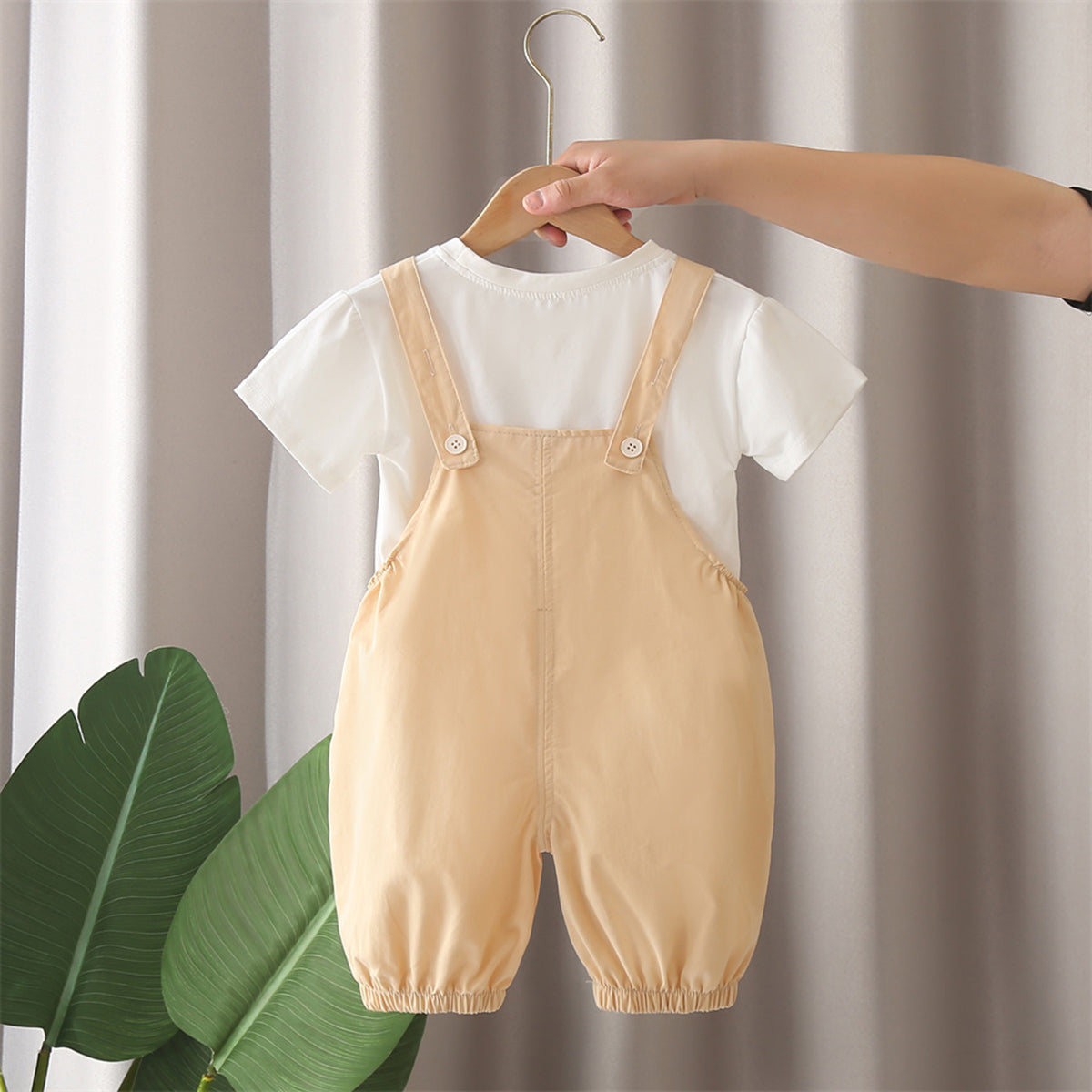 Boys Beige  Dog Patched Dungaree With  T-Shirts Set