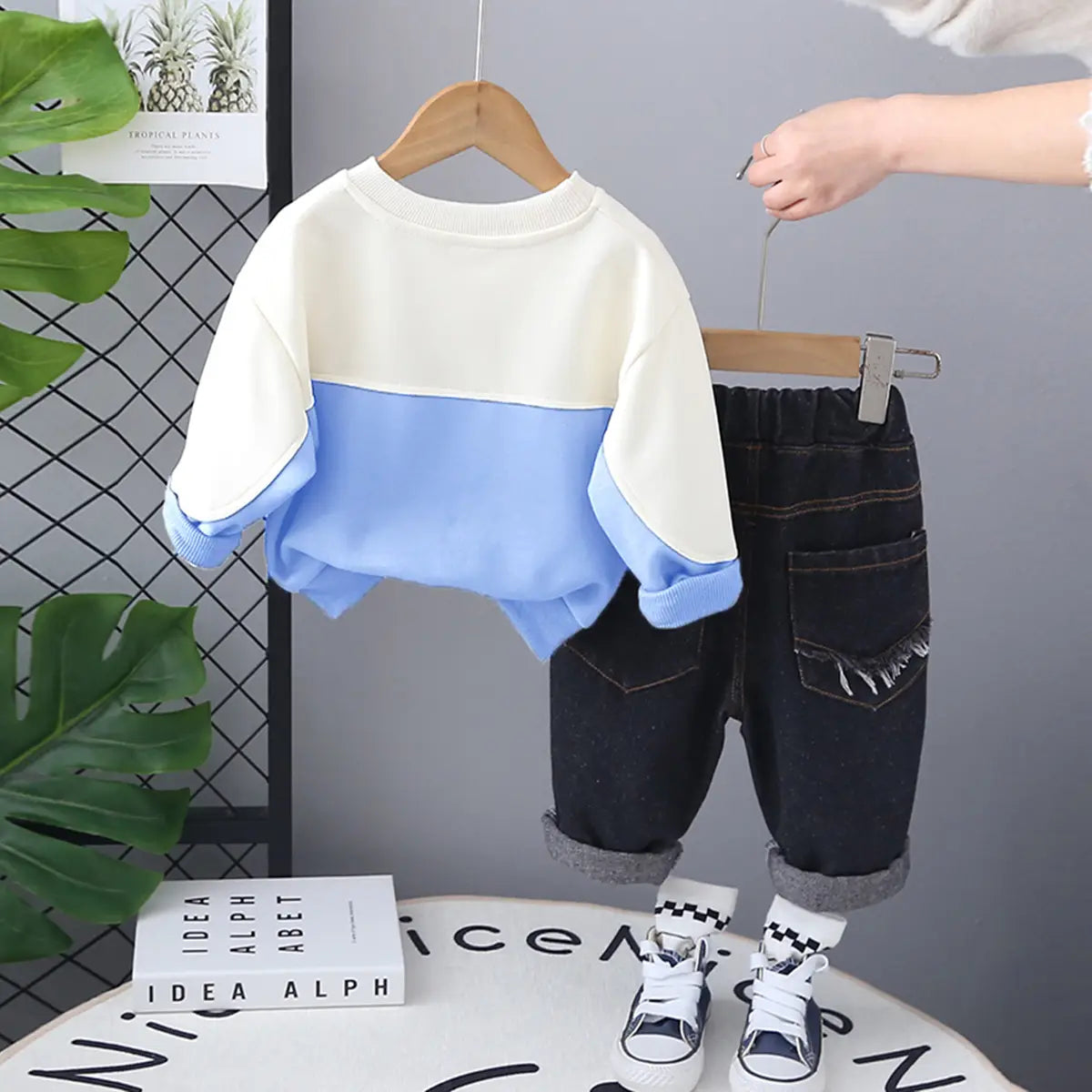 Boys Blue Graphics Printed Sweatshirt With Denim Pants Set