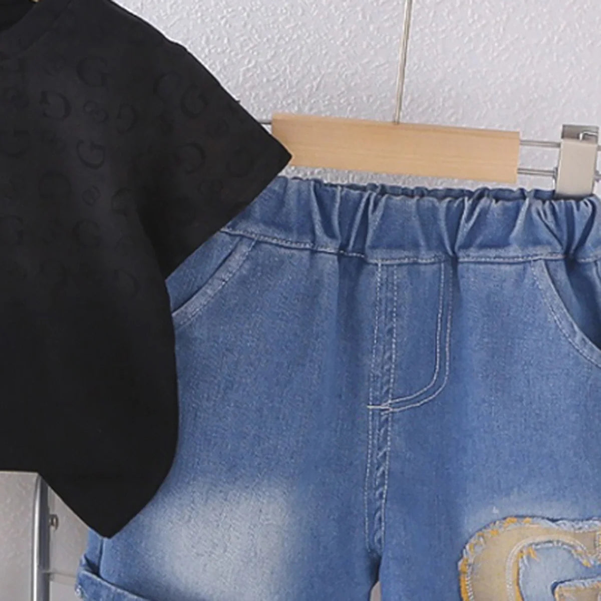 Boys Black Letter G Printed T-Shirt With Denim Shorts Set