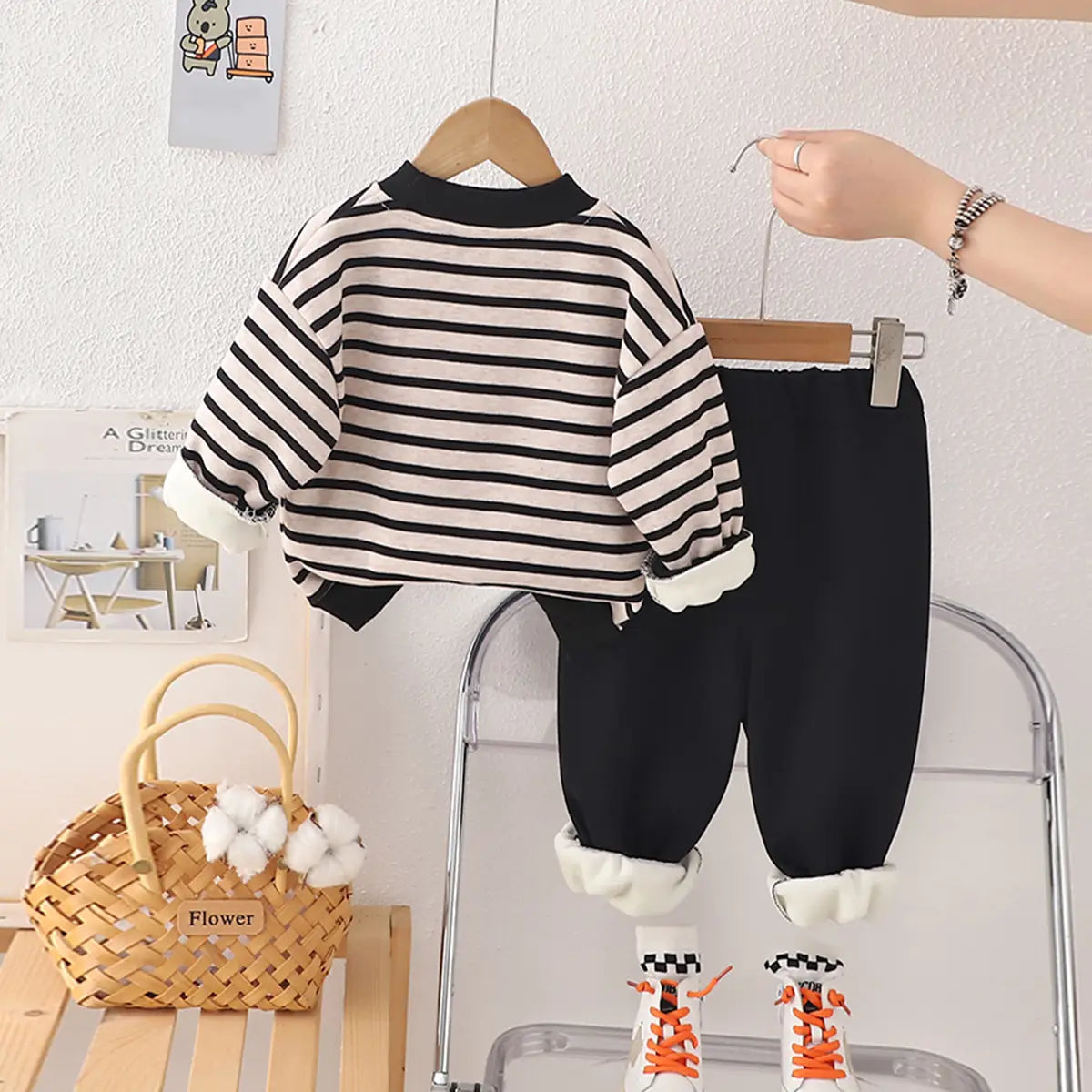 Boys Black Stripes Graphic Sweatshirt With Pants Sets