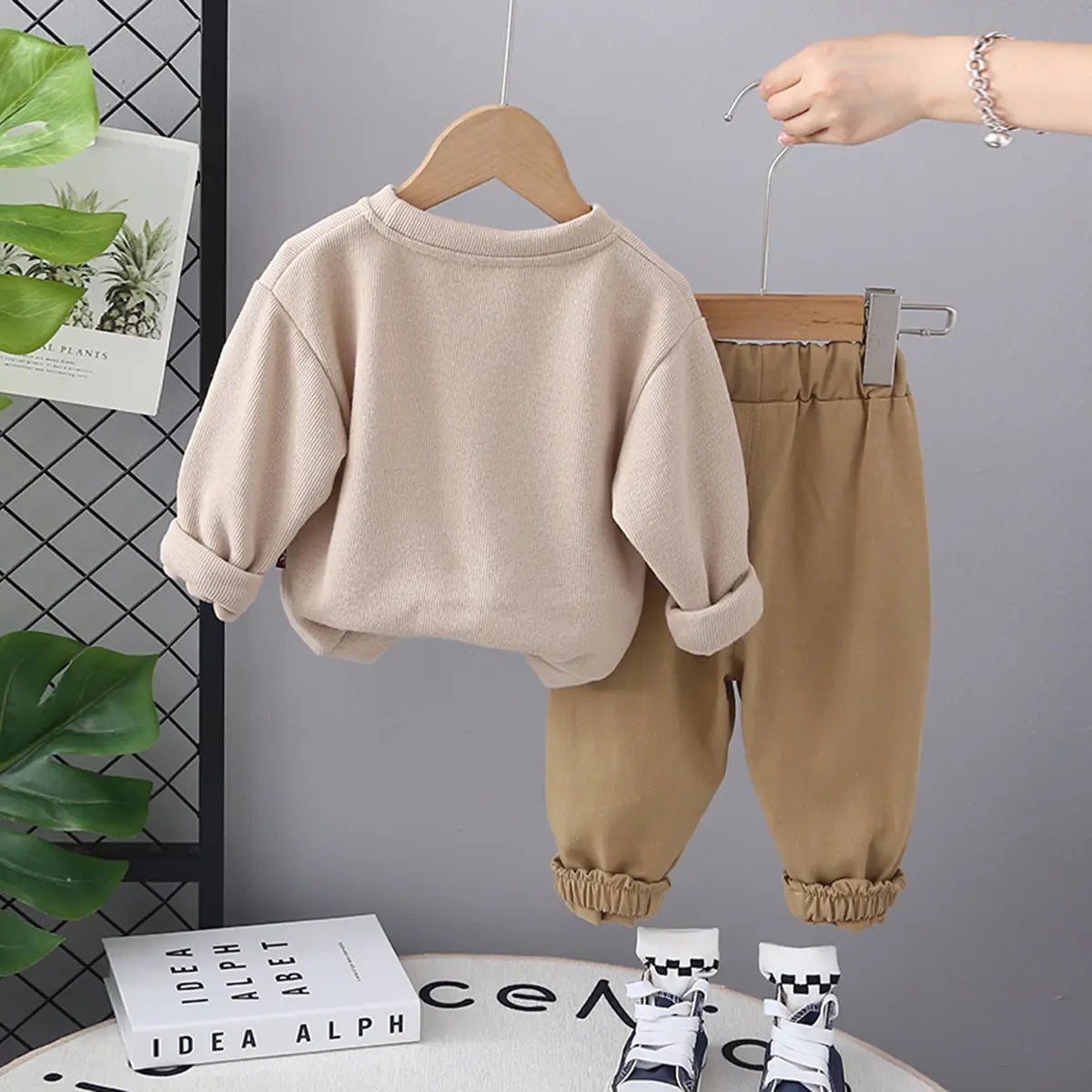 Boys Beige Cat Cartoon Printed Sweatshirt With Jogger Sets