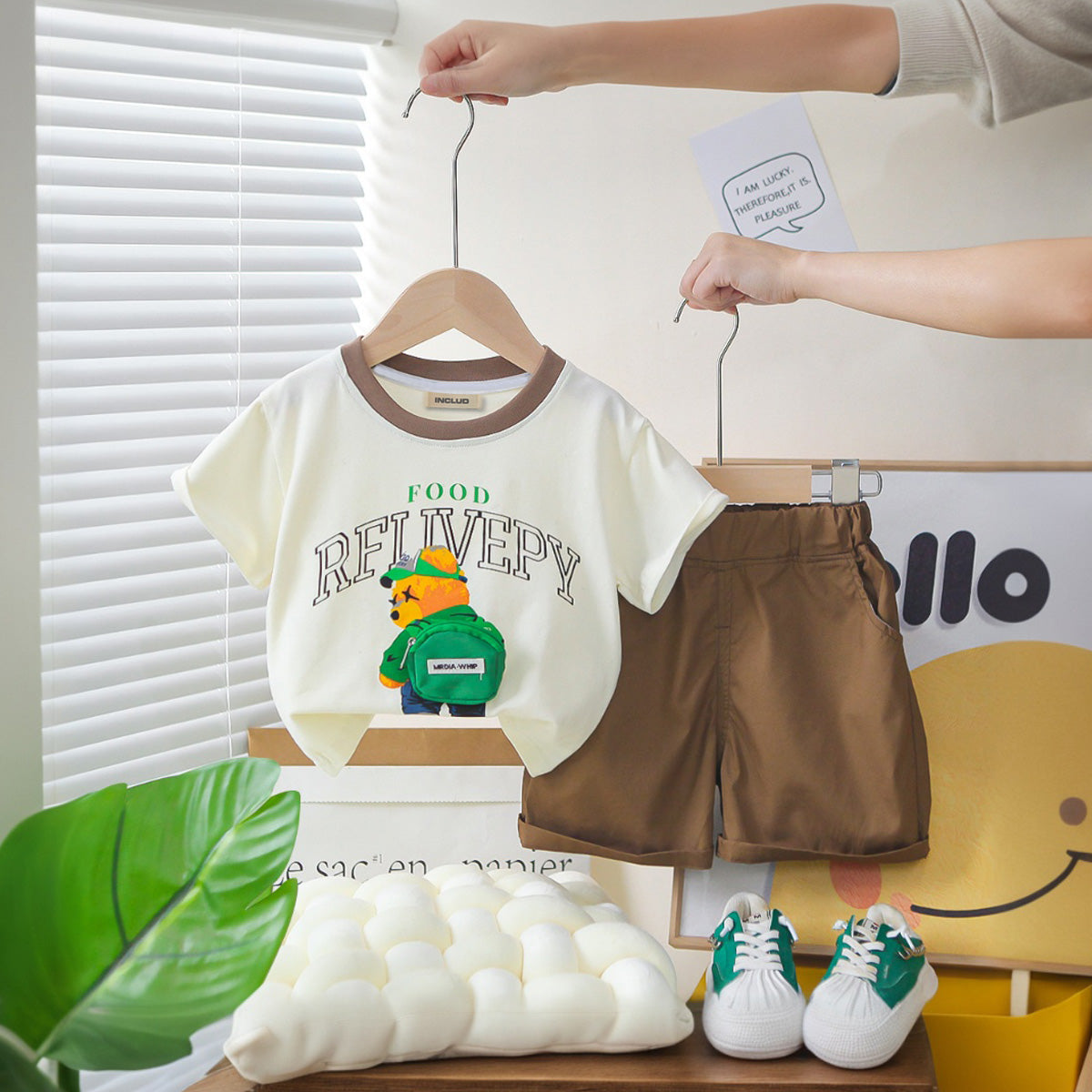 Boys Bag-pack Appliqued T-Shirt With Dark Brown Shorts Set